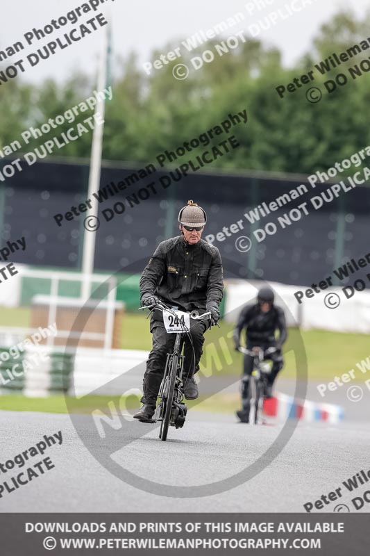 Vintage motorcycle club;eventdigitalimages;mallory park;mallory park trackday photographs;no limits trackdays;peter wileman photography;trackday digital images;trackday photos;vmcc festival 1000 bikes photographs